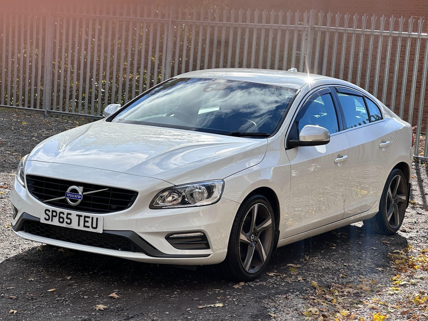 Used Volvo S60 2015 for sale - 76377708: Photo 3