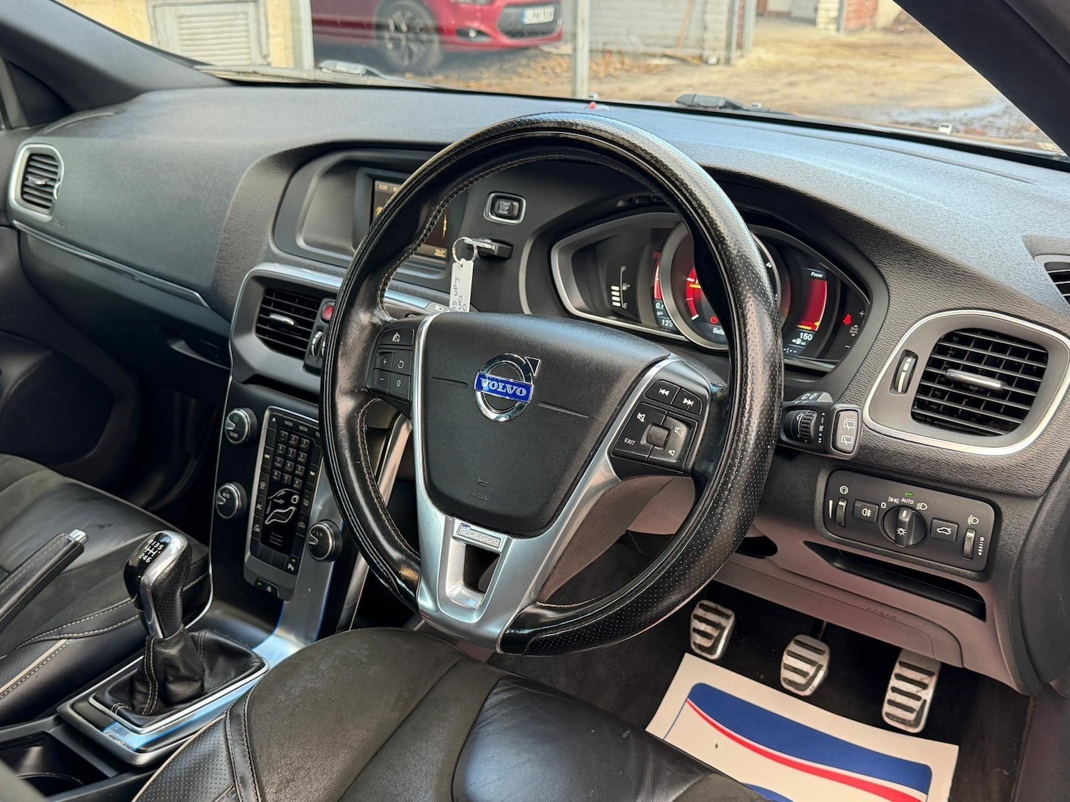 Used Volvo V40 2015 for sale - 76522309: Photo 10