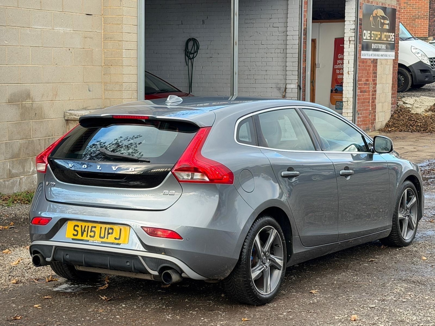 Used Volvo V40 2015 for sale - 76522309: Photo 11