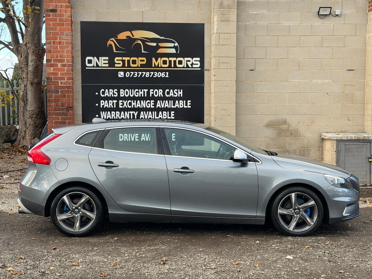 Used Volvo V40 2015 for sale - 76522309: Photo 14