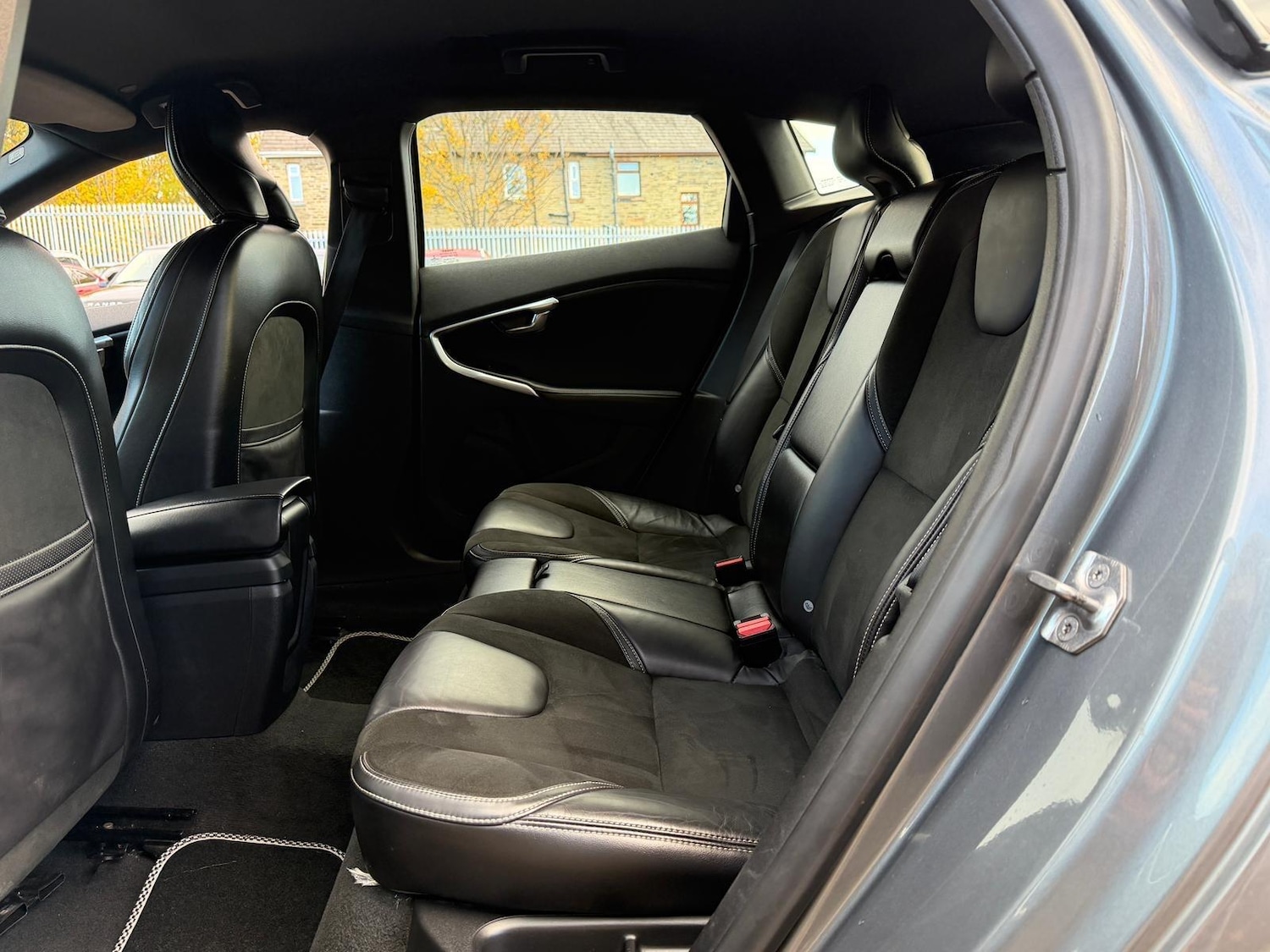 Used Volvo V40 2015 for sale - 76522309: Photo 16