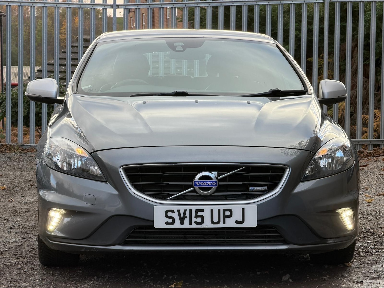 Used Volvo V40 2015 for sale - 76522309: Photo 2