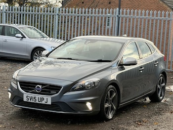 Used Volvo V40 2015 for sale - 76522309: Photo