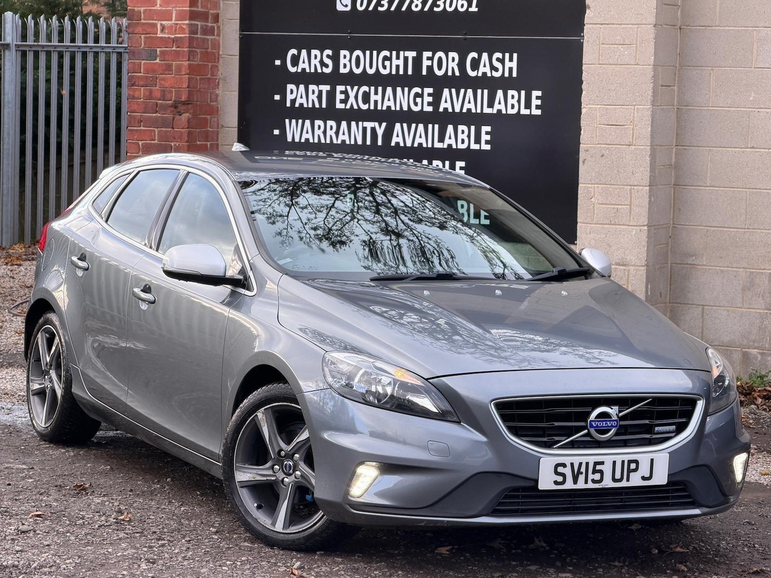 Used Volvo V40 2015 for sale - 76522309: Photo 8