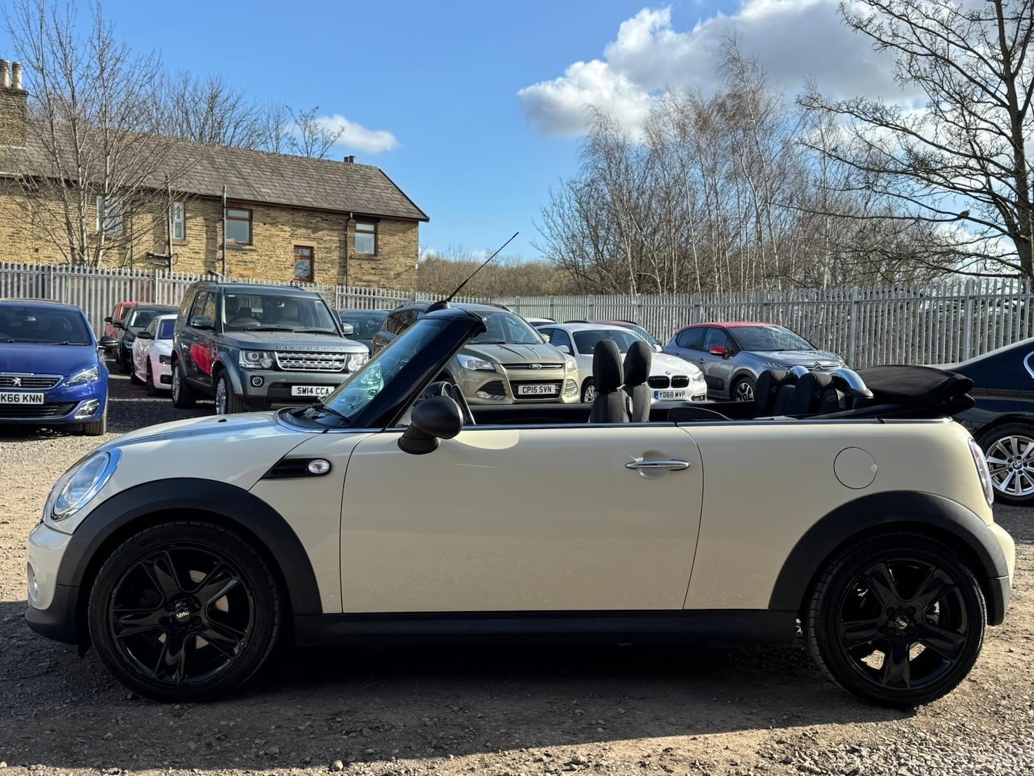 Used MINI Convertible 2011 for sale - 77994053: Photo 11