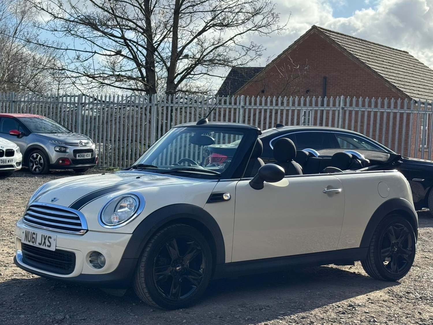 Used MINI Convertible 2011 for sale - 77994053: Photo 4