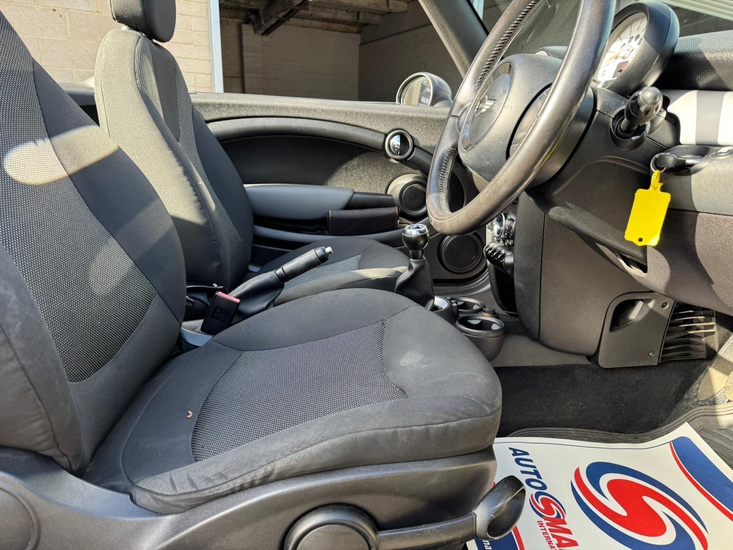 Used MINI Convertible 2011 for sale - 77994053: Photo 9