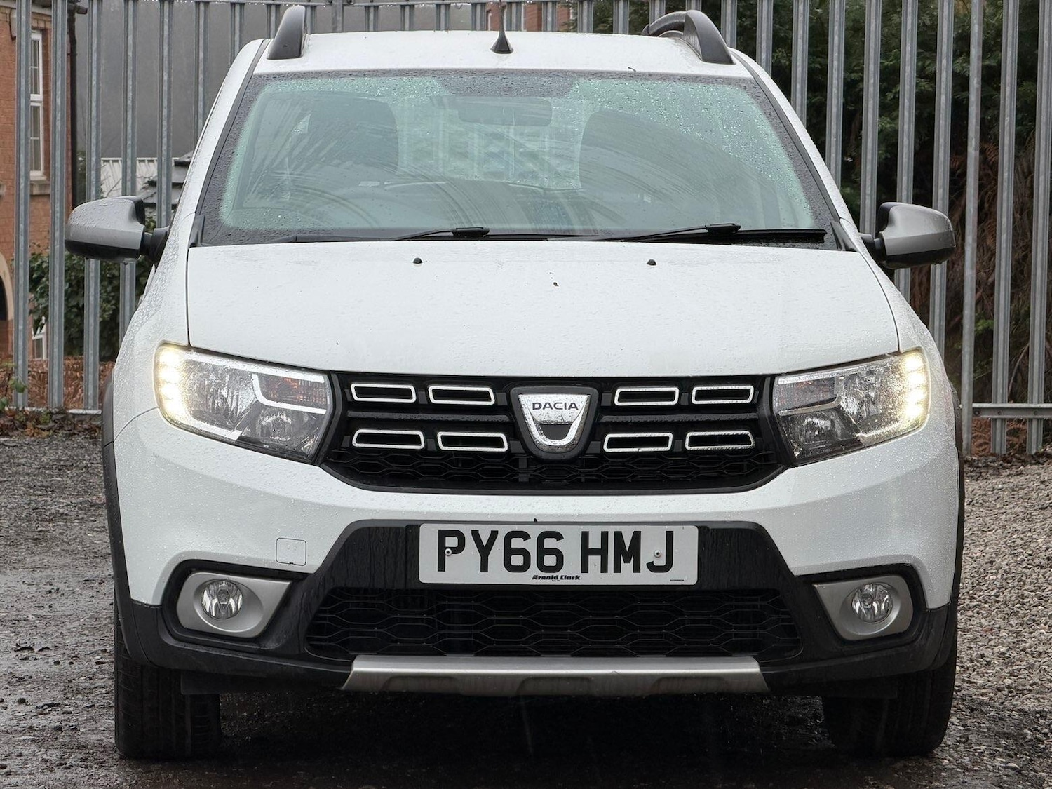 Used Dacia Sandero Stepway 2016 for sale - 76855645: Photo 2
