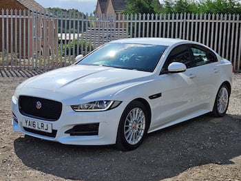 Used Jaguar XE 2016 for sale - 79860166: Photo
