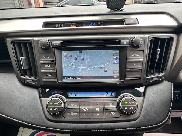 Used Toyota RAV4 2015 for sale - 76295996: Photo 10