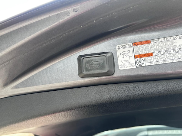 Used Toyota RAV4 2015 for sale - 76295996: Photo 11