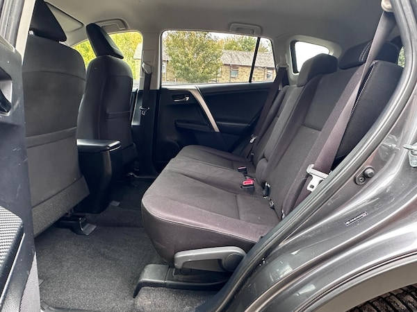Used Toyota RAV4 2015 for sale - 76295996: Photo 7