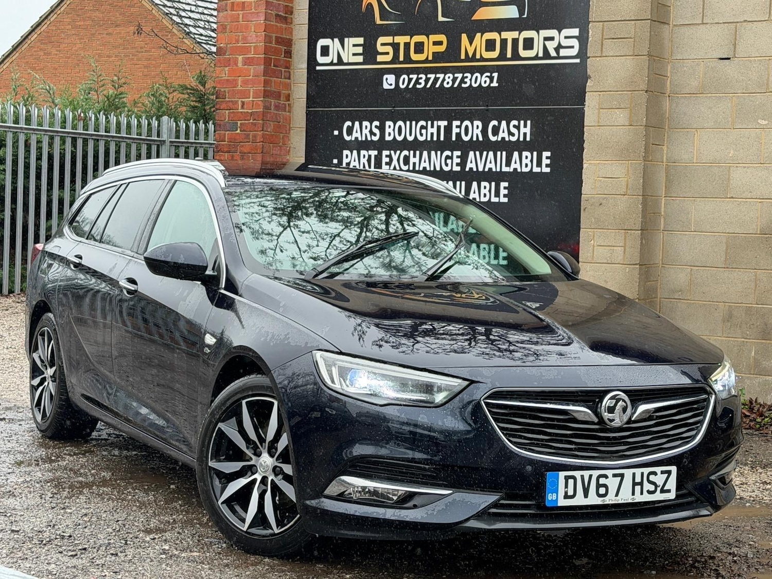 Used Vauxhall Insignia 2017 for sale - 76592574: Photo 1