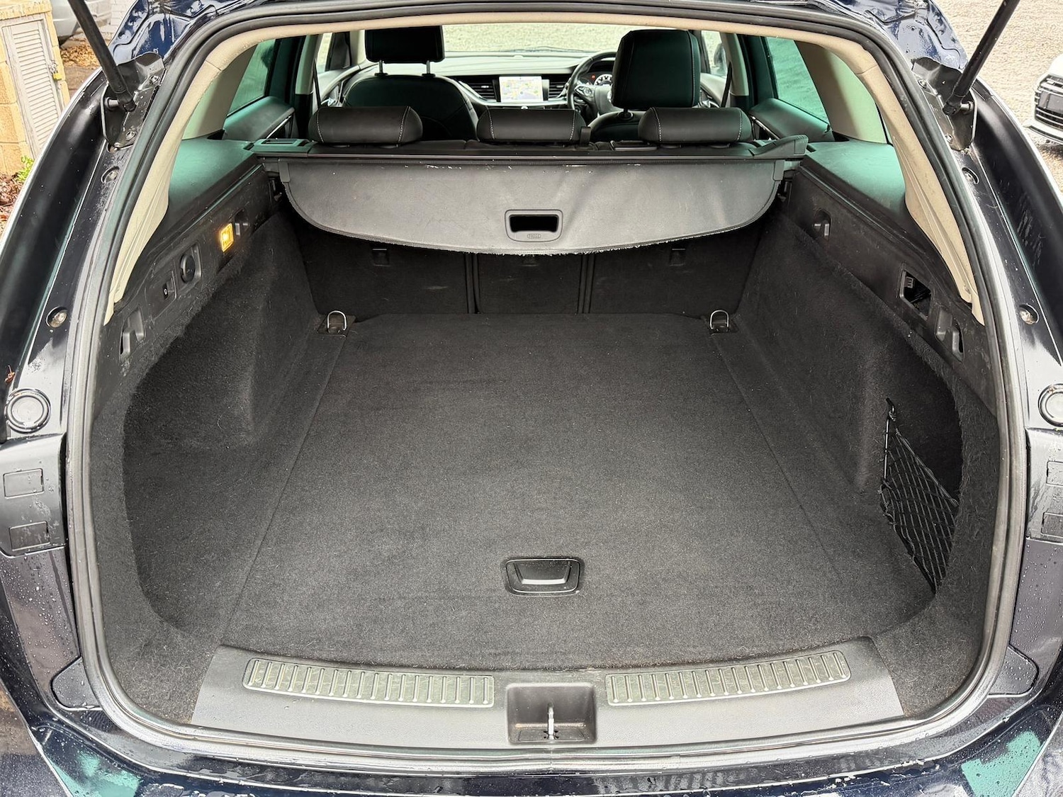 Used Vauxhall Insignia 2017 for sale - 76592574: Photo 8