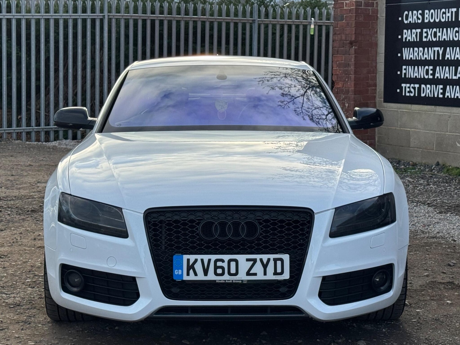 Used Audi A5 2010 for sale - 77807639: Photo 2