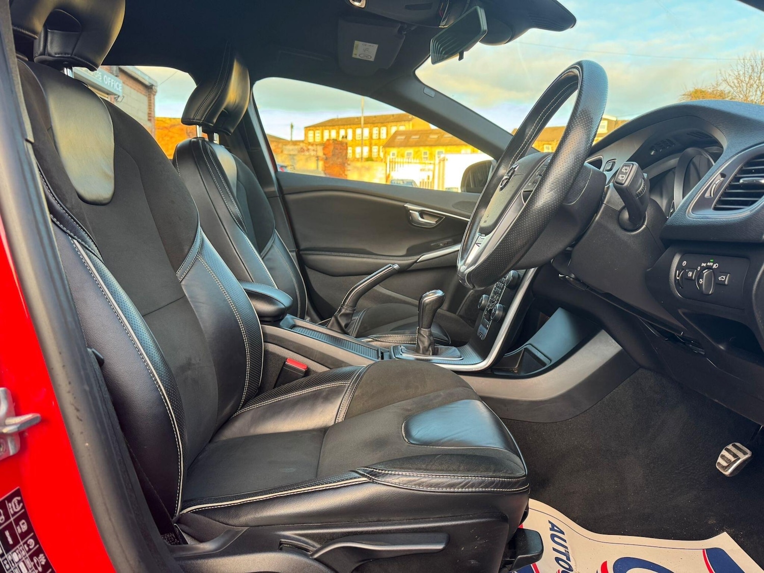 Used Volvo V40 2017 for sale - 77091110: Photo 11