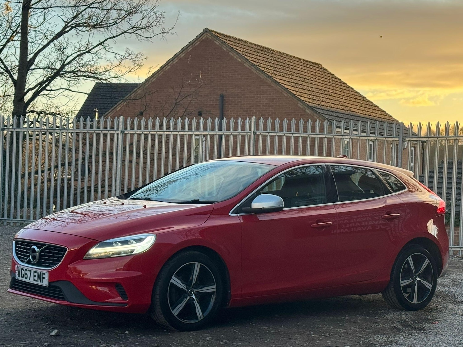 Used Volvo V40 2017 for sale - 77091110: Photo 3