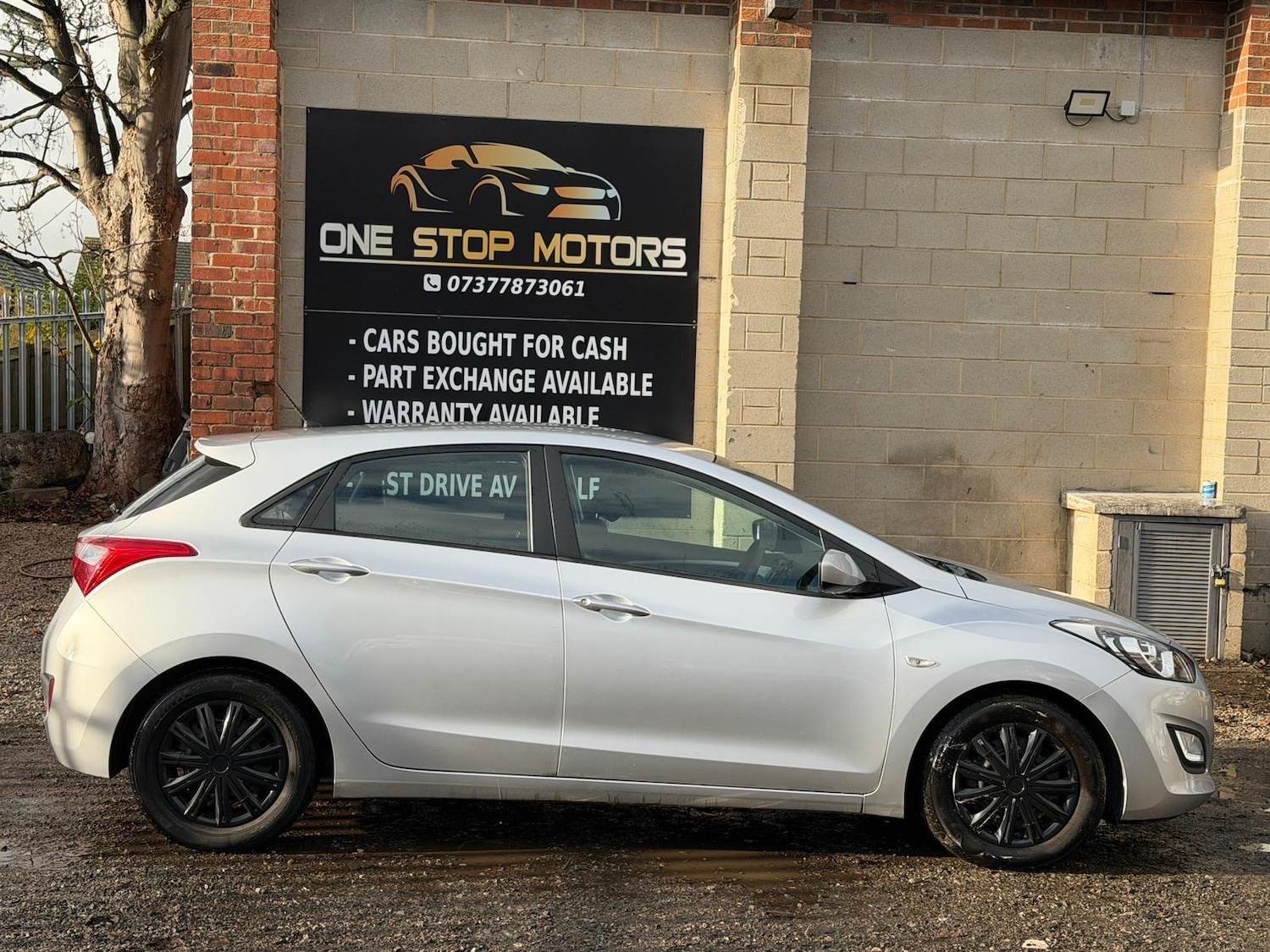 Used Hyundai i30 2014 for sale - 76620459: Photo 4