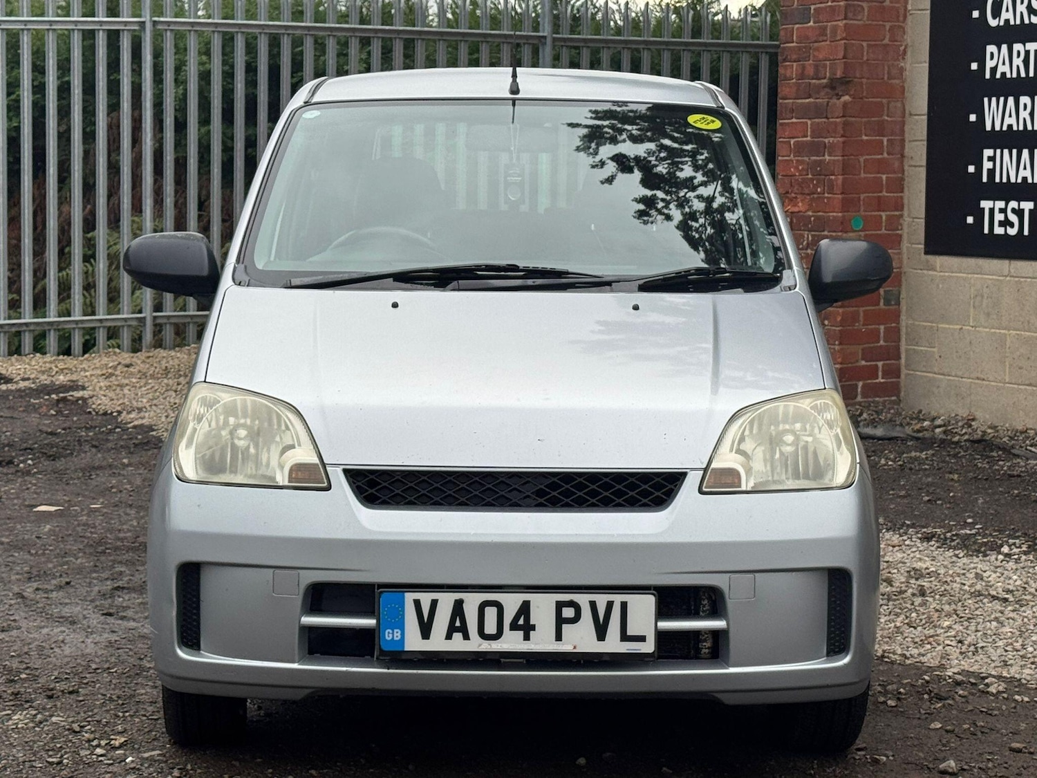 Used Daihatsu Charade 2004 for sale - 76136213: Photo 2