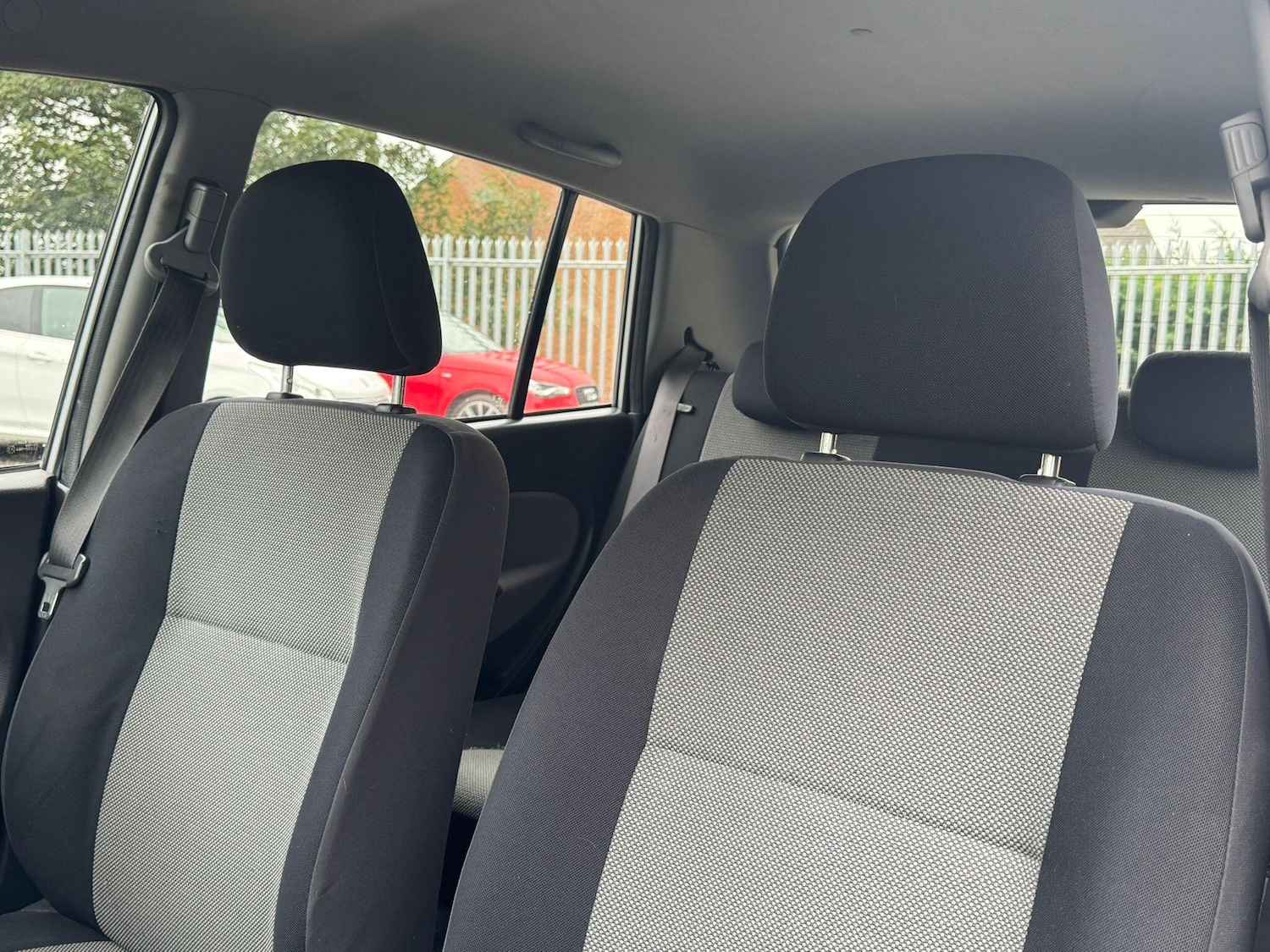 Used Daihatsu Charade 2004 for sale - 76136213: Photo 20