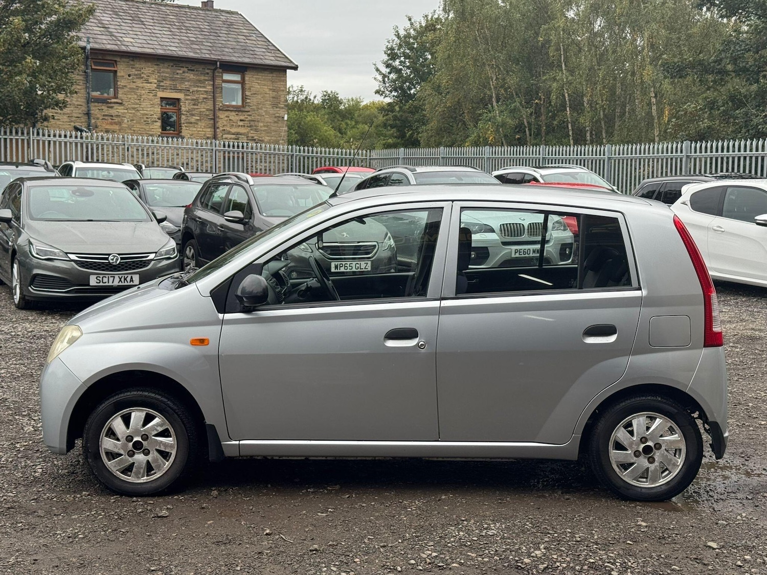 Used Daihatsu Charade 2004 for sale - 76136213: Photo 5