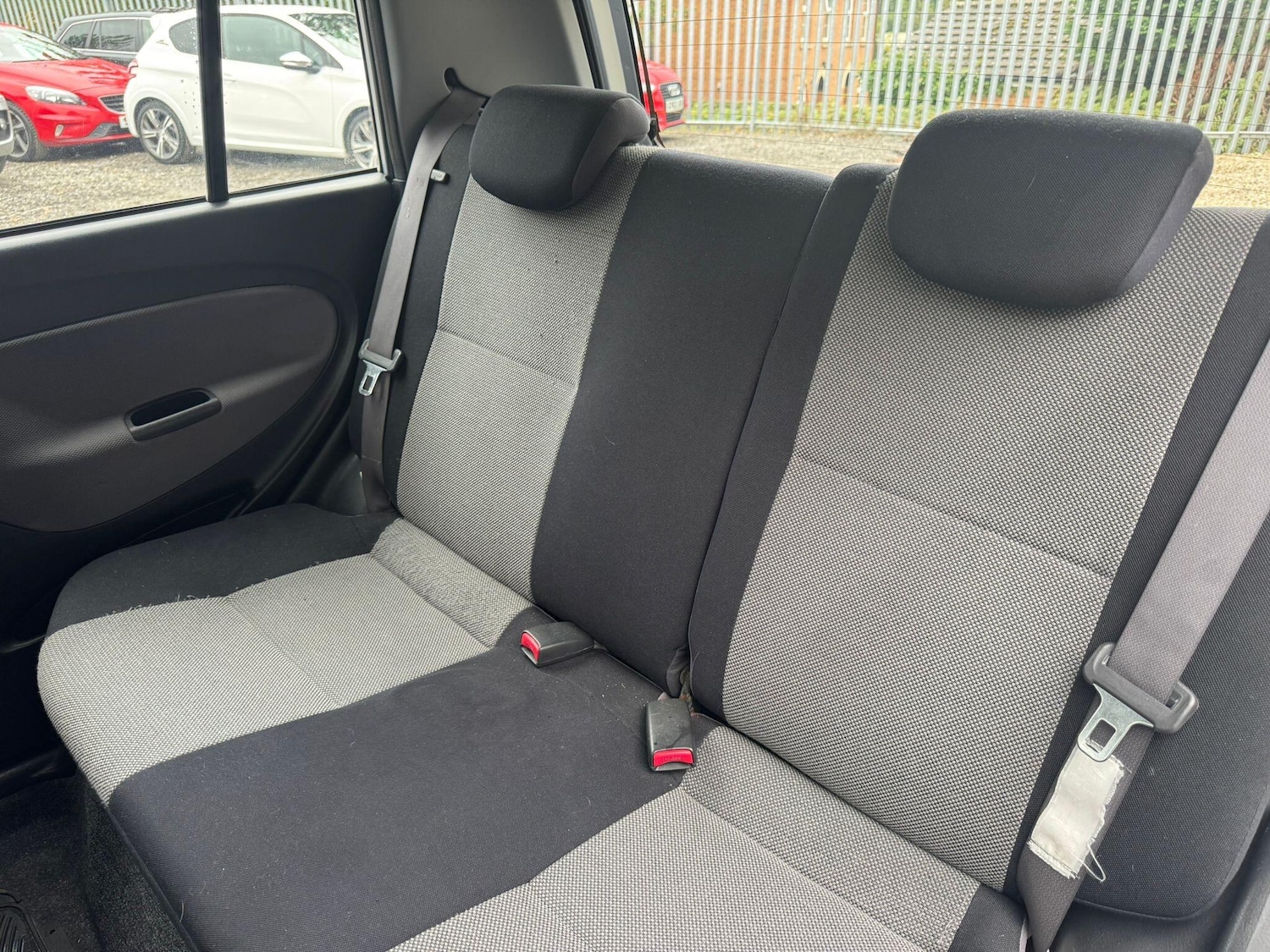 Used Daihatsu Charade 2004 for sale - 76136213: Photo 7