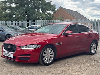 Used Jaguar XE 2017 for sale - 79464288: Photo