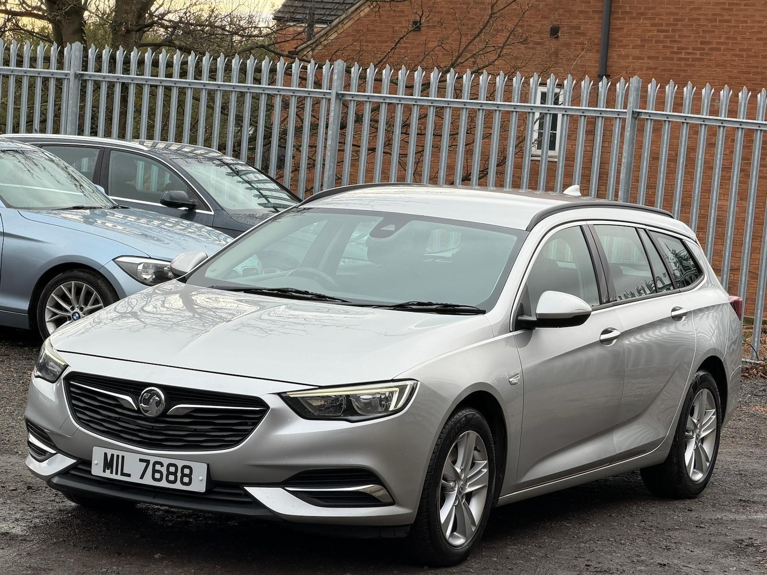 Used Vauxhall Insignia 2017 for sale - 76714237: Photo 3