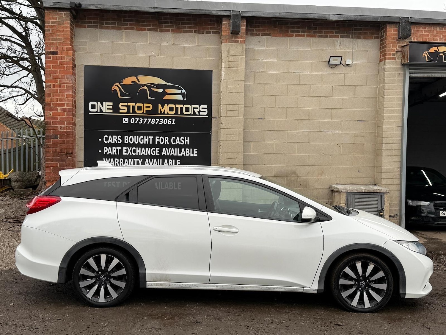 Used Honda Civic 2014 for sale - 76714874: Photo 5