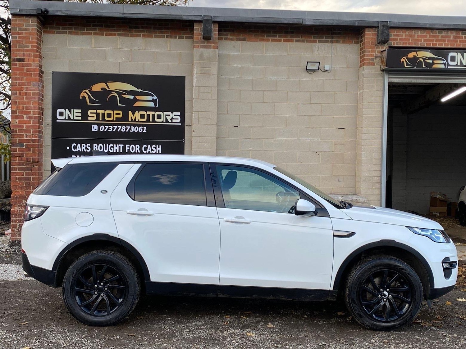 Used Land Rover Discovery Sport 2017 for sale - 76441112: Photo 5