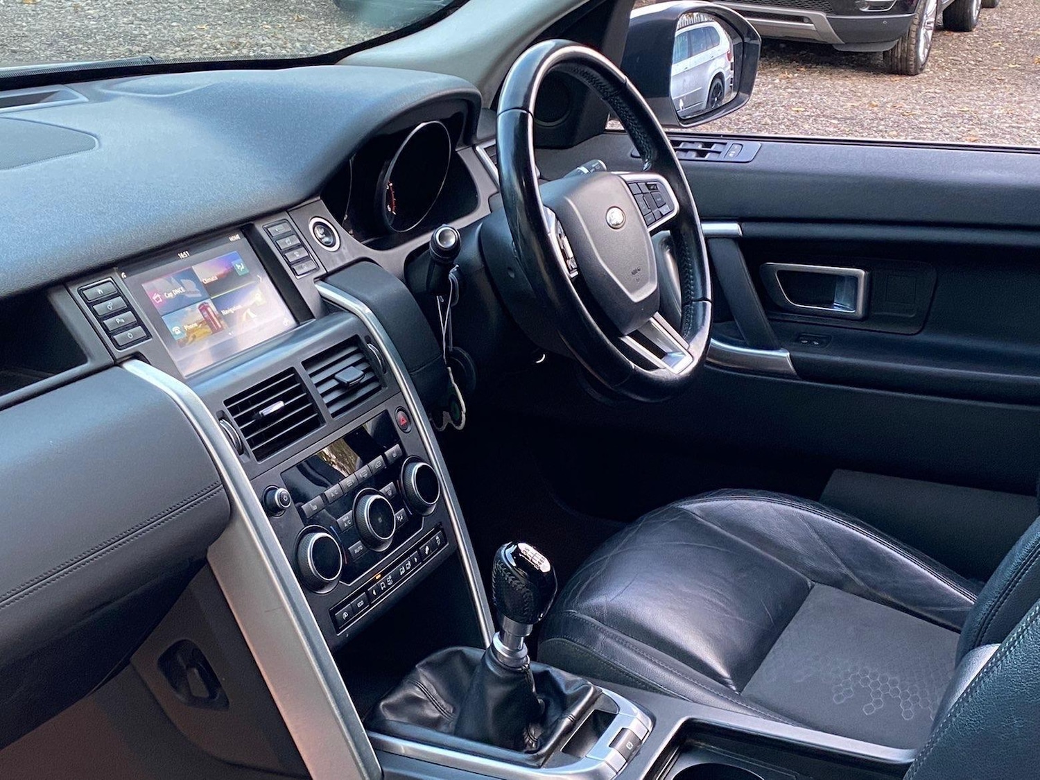 Used Land Rover Discovery Sport 2017 for sale - 76441112: Photo 6