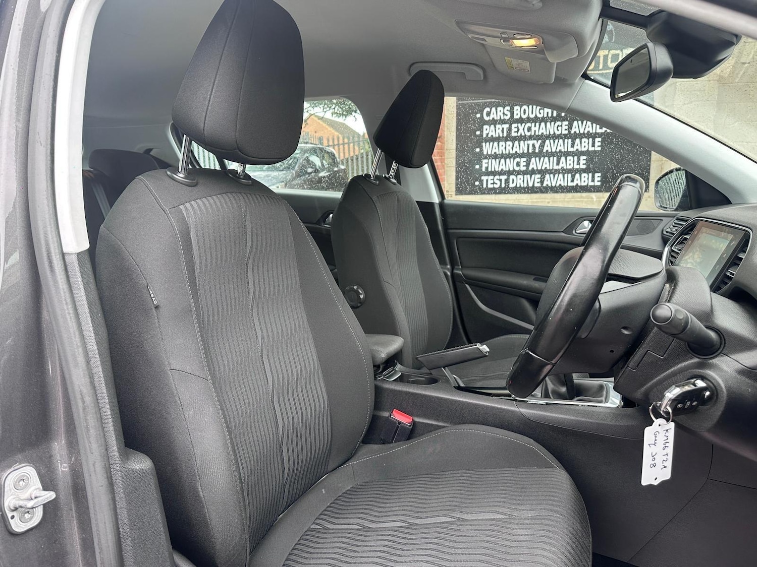 Used Peugeot 308 2016 for sale - 76926143: Photo 17