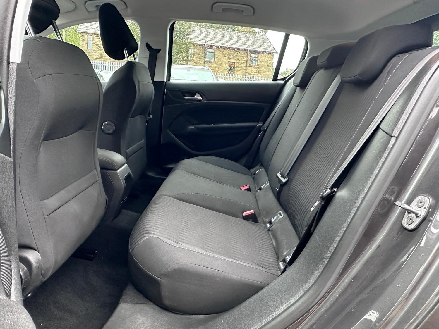 Used Peugeot 308 2016 for sale - 76926143: Photo 18