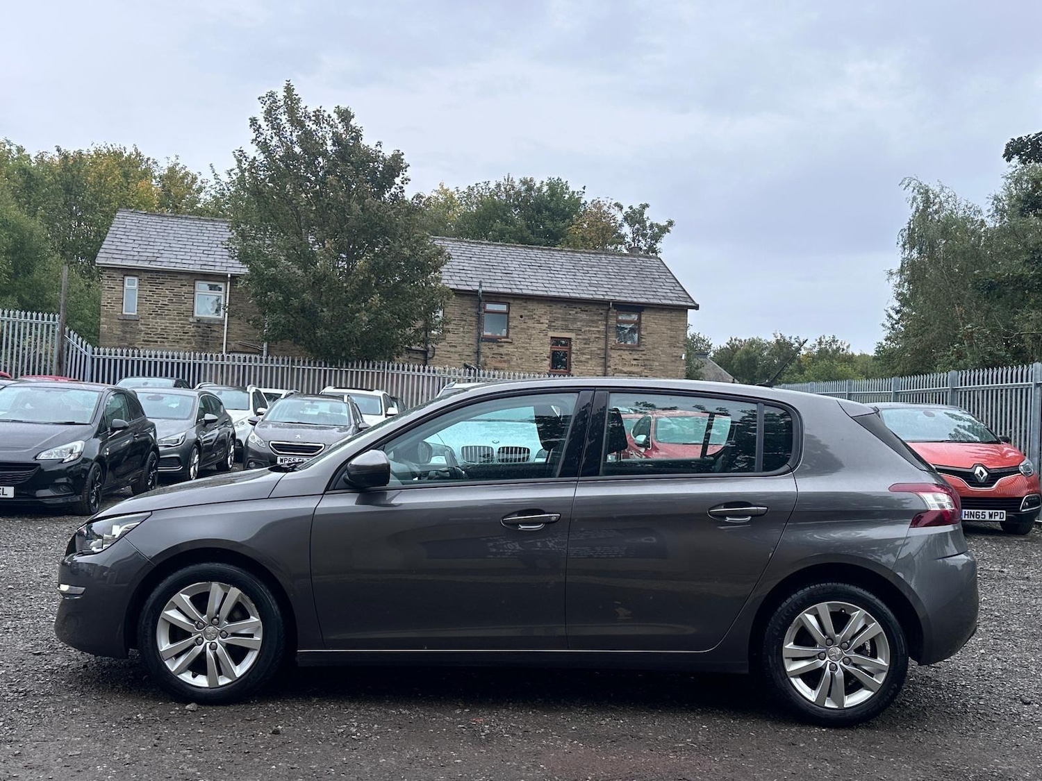 Used Peugeot 308 2016 for sale - 76926143: Photo 22