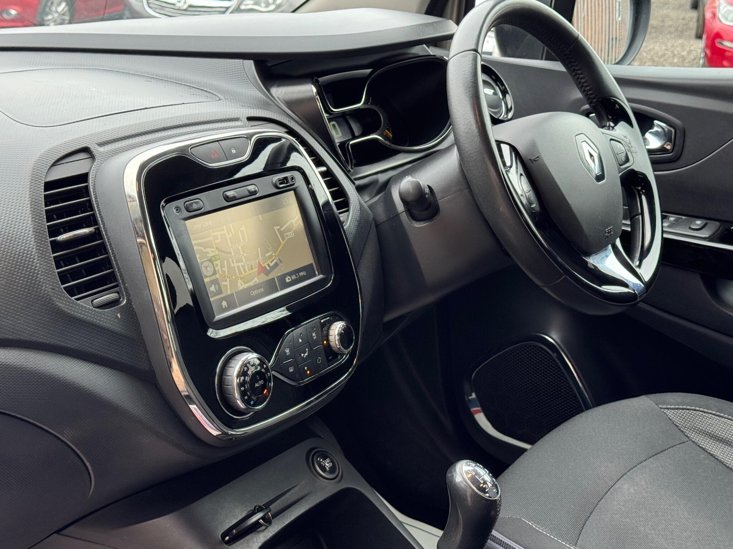 Used Renault Captur 2015 for sale - 77993909: Photo 18