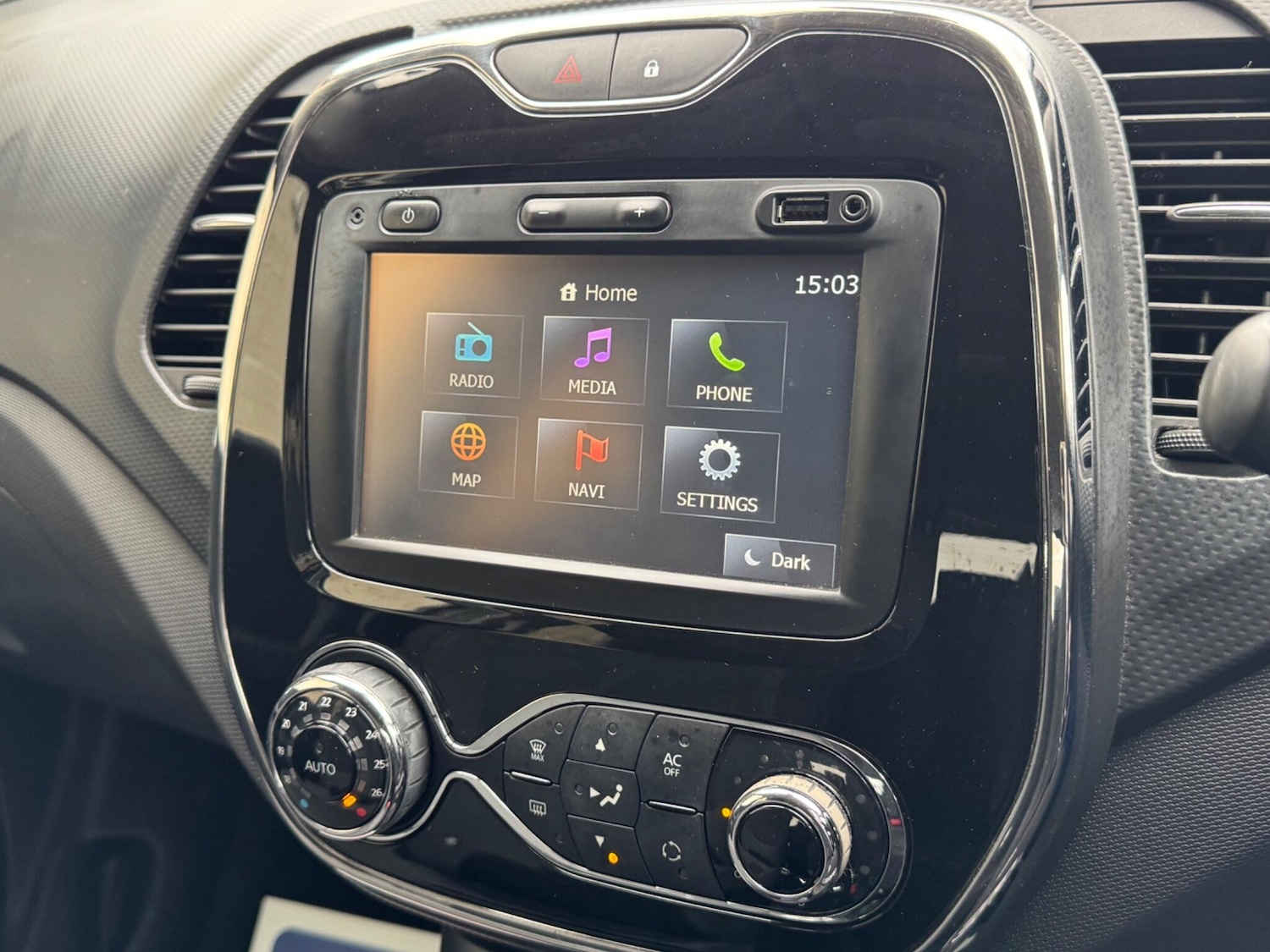 Used Renault Captur 2015 for sale - 77993909: Photo 22