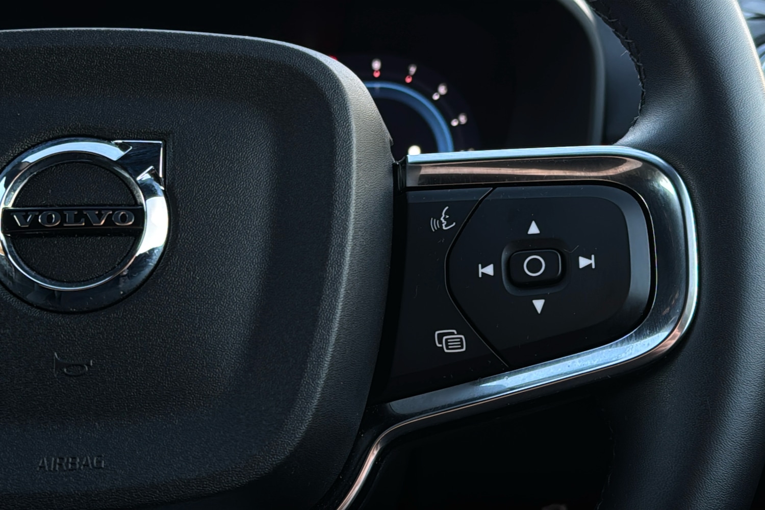 Used Volvo XC40 2023 for sale - 77164546: Photo 18