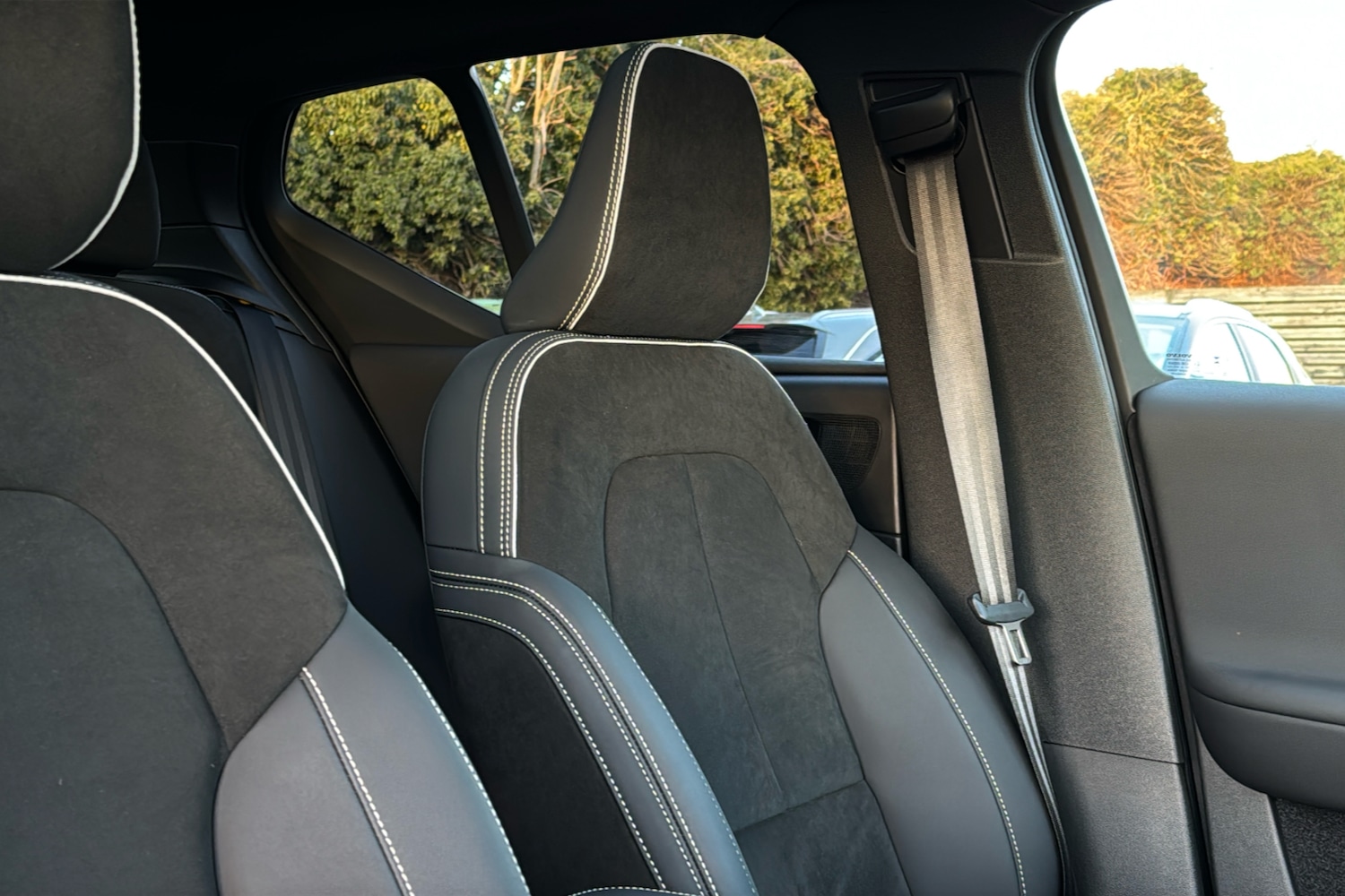 Used Volvo XC40 2023 for sale - 77164546: Photo 30