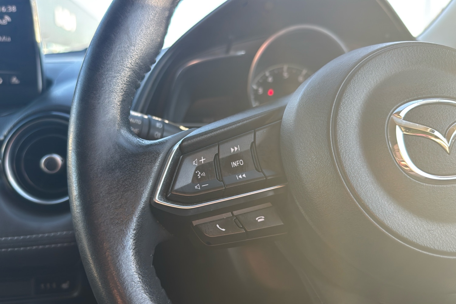 Mazda Cx 3 2.0 Skyactiv G Sport Nav Plus Suv 5dr Petrol Manual Euro 6 s/s 121 - Picture 17 of 24
