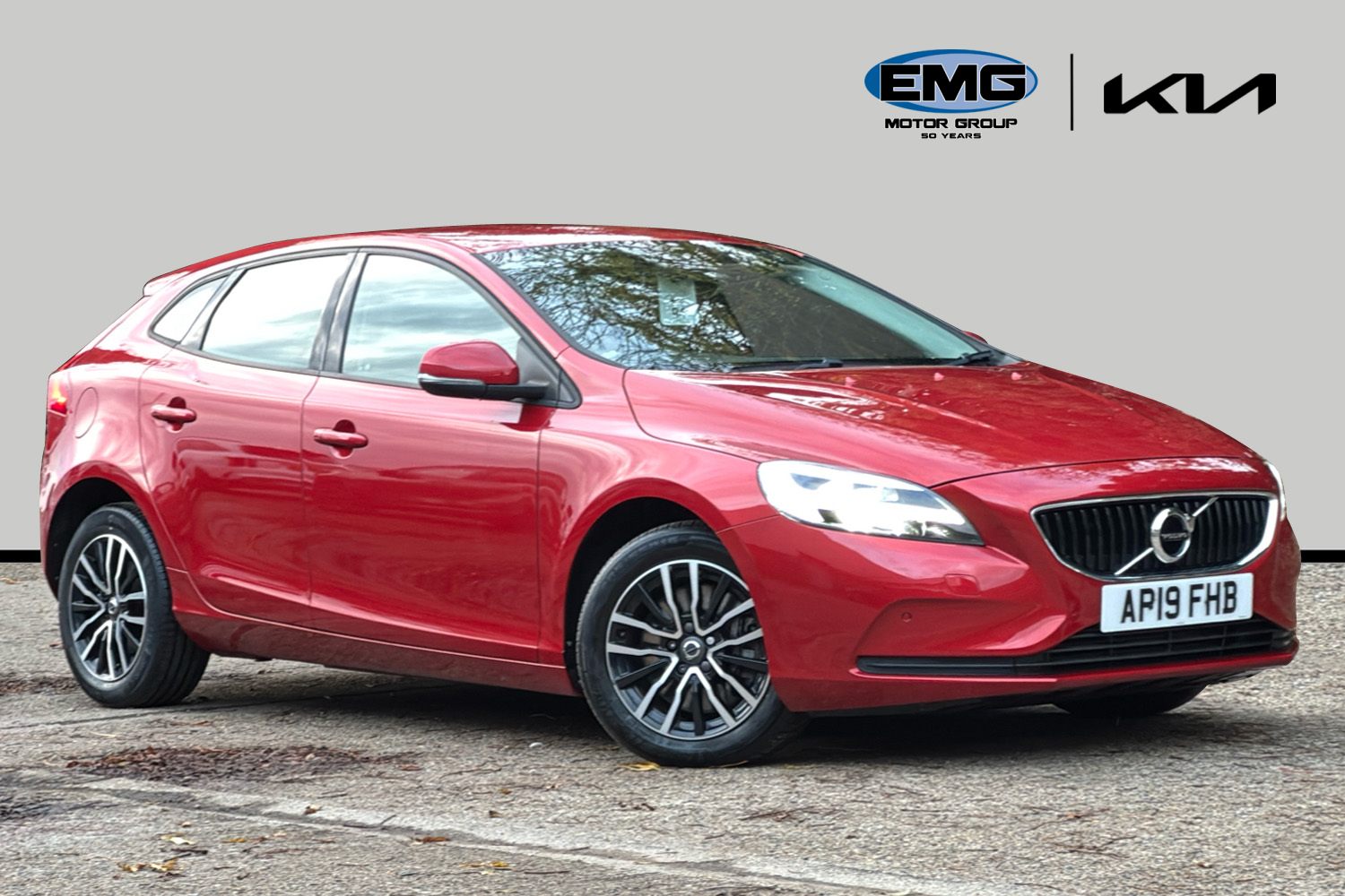 Used Volvo V40 2019 for sale - 76401616: Photo 1