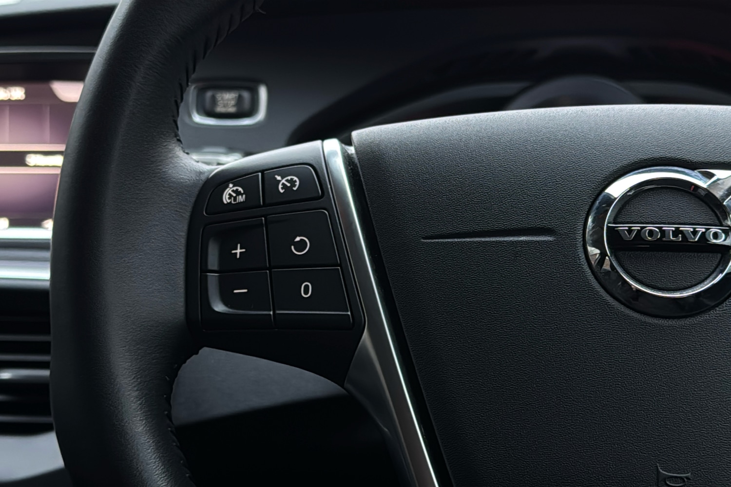 Used Volvo V40 2019 for sale - 76401616: Photo 17