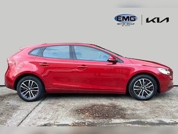 Used Volvo V40 2019 for sale - 76401616: Photo