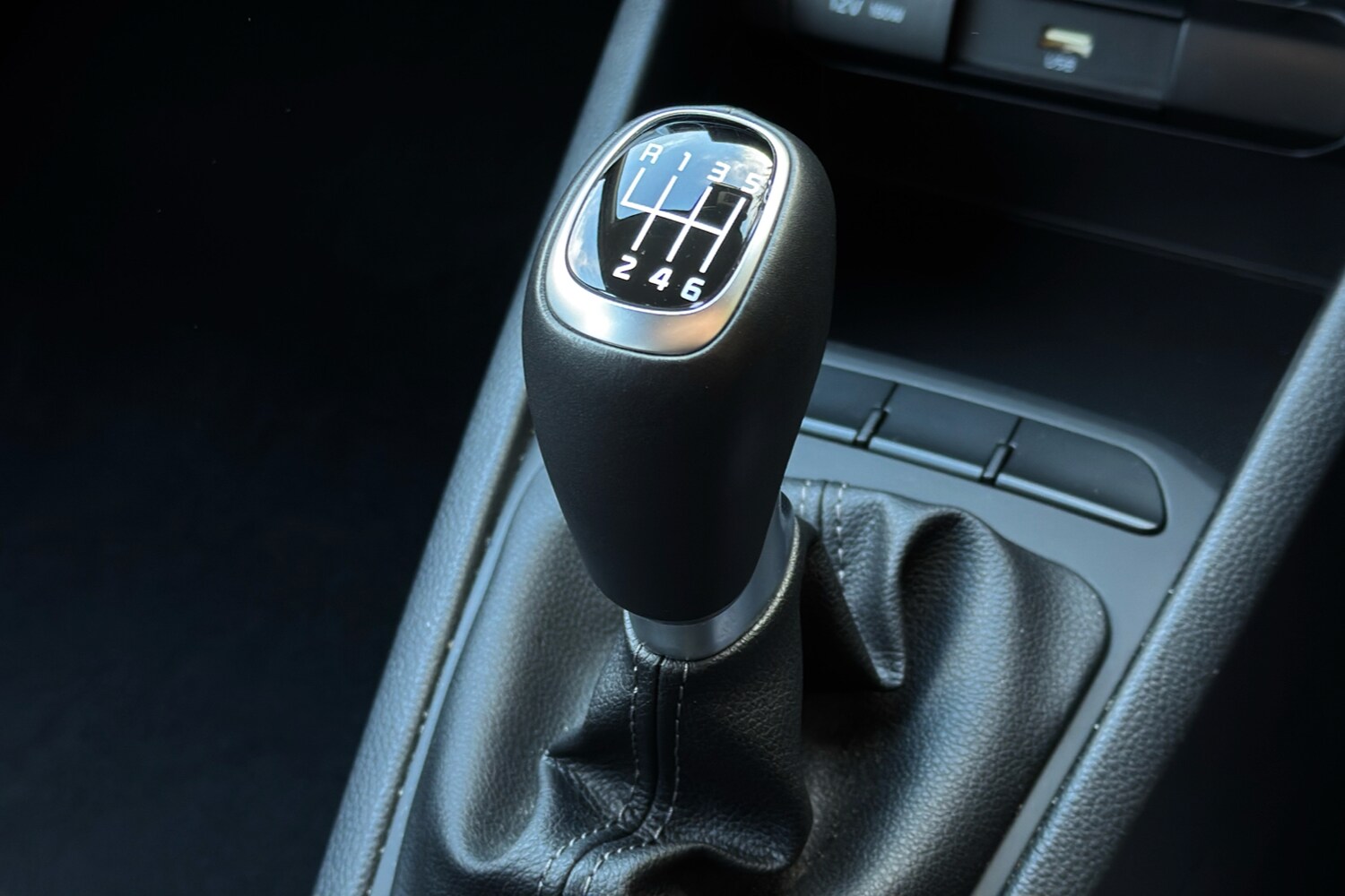 Used Kia Stonic 2024 for sale - 76156022: Photo 13