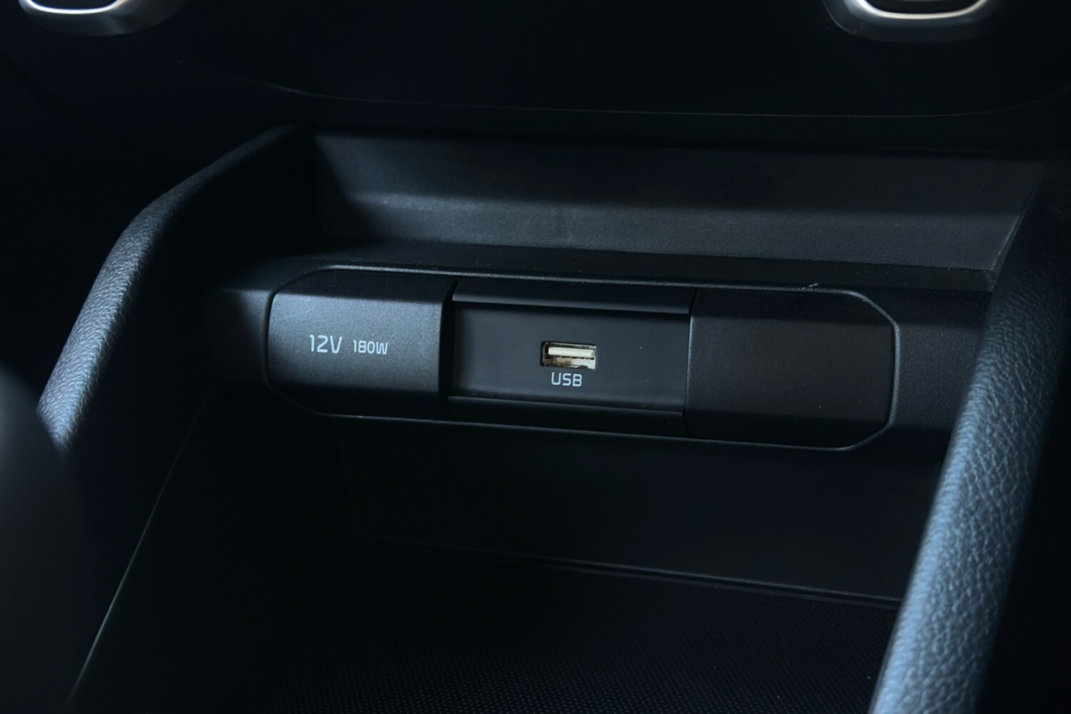 Used Kia Stonic 2024 for sale - 76156022: Photo 22