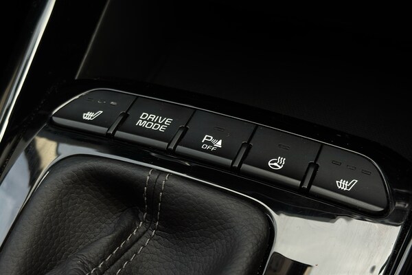 Used Kia Stonic 2023 for sale - 75517065: Photo 29