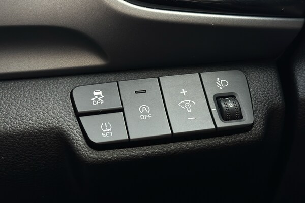 Used Kia Stonic 2023 for sale - 75517065: Photo 33