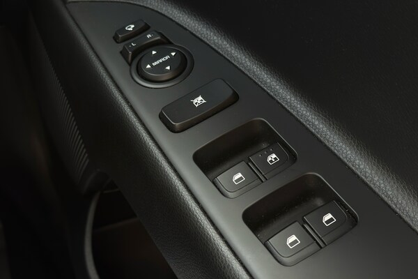 Used Kia Stonic 2023 for sale - 75517065: Photo 34