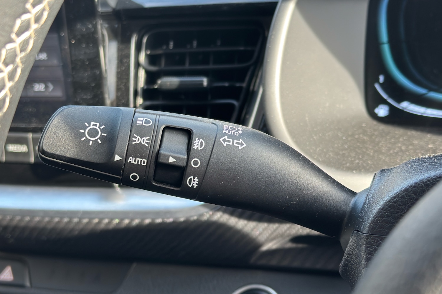 Used Kia Stonic 2025 for sale - 76718611: Photo 33