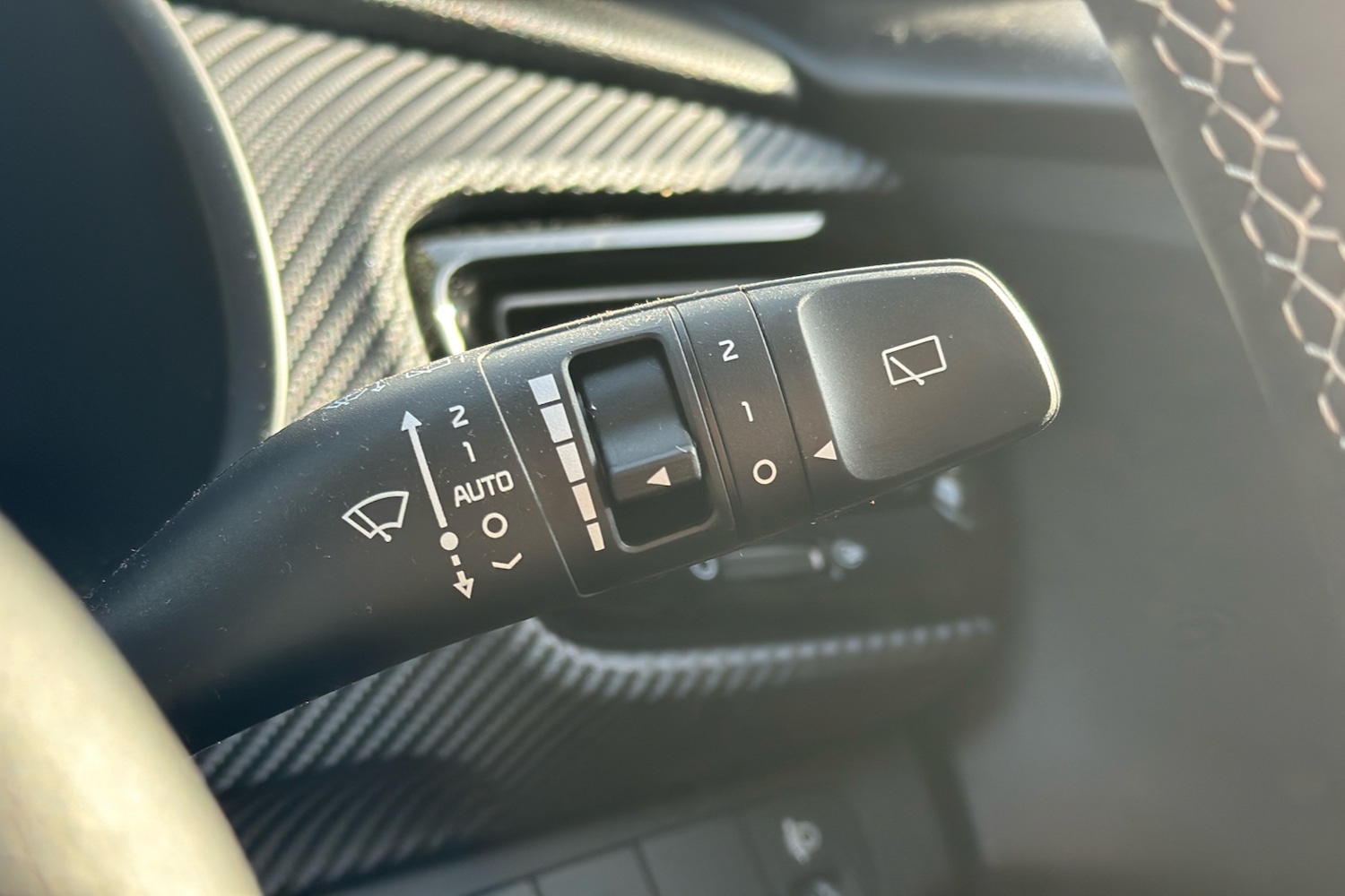 Used Kia Stonic 2025 for sale - 76718611: Photo 34