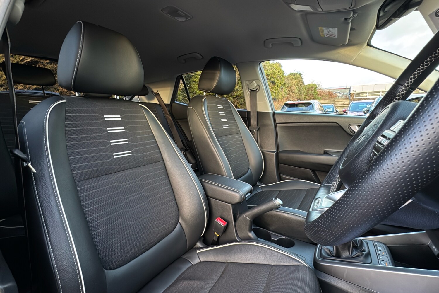 Used Kia Stonic 2024 for sale - 77196303: Photo 27